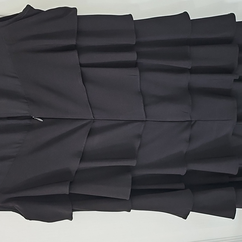 Black Ruffled Dress 👗 - Picture 5 of 6